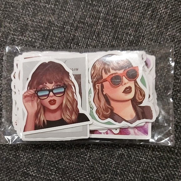 Taylor Swift Eras Tour 100 Pack Stick Red 1989 Folklore Swiftie Karma - Picture 1 of 2